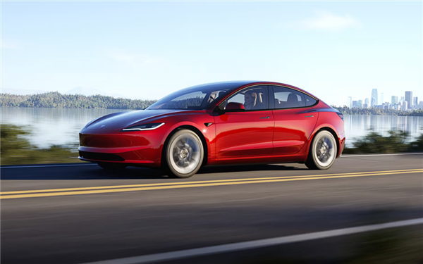 小米17系列销量已破百万台；华为Mate80系列入网；特斯拉新款Model3上市；2025年全国观影人次破10亿图3