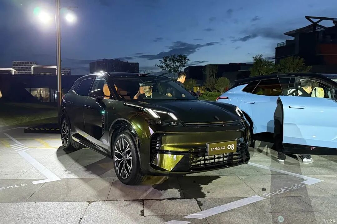 15.98万起买中型SUV,7L冷暖冰箱、二排小桌板,全系标配激光雷达!图3