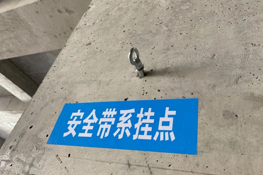 紧急通报：高处坠落21人死亡！挂牌督办！别再找借口没地方挂安全带！28种不同环境下安全带挂法，果断收藏图61