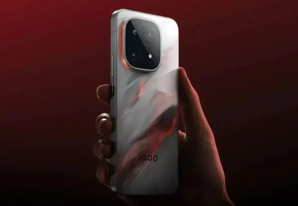 iQOO 15采用自研电竞芯片方案，重载场景帧率表现更稳定图11