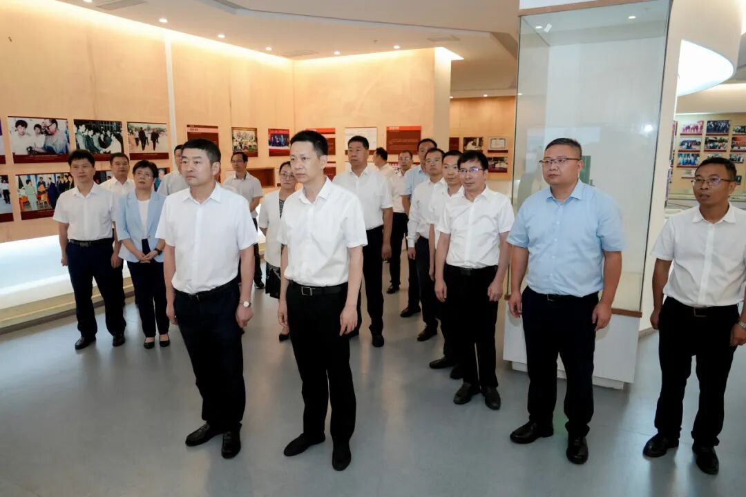 杭州电子科技大学，换帅！图2