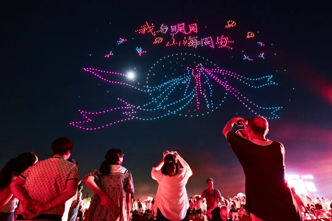 嗨爆!千架无人机滨海浪漫线演绎“海上生明月”!图3
