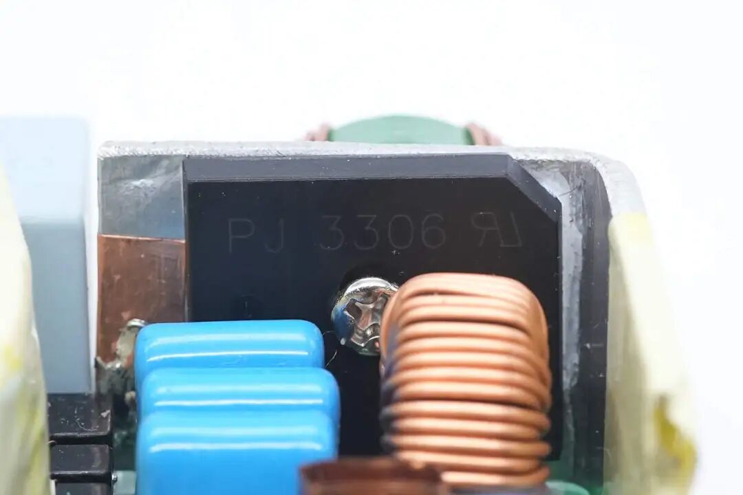 通嘉科技 AHB Flyback 架构 PD3.1 满血 240W 快充方案解析图12