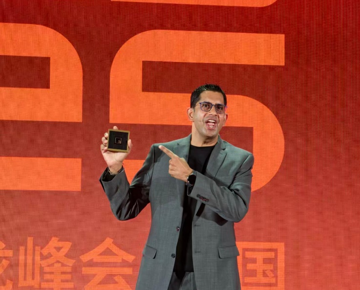 首款5GHz芯片，Windows PC最快！骁龙X2 Elite系列计算平台重磅亮相图1