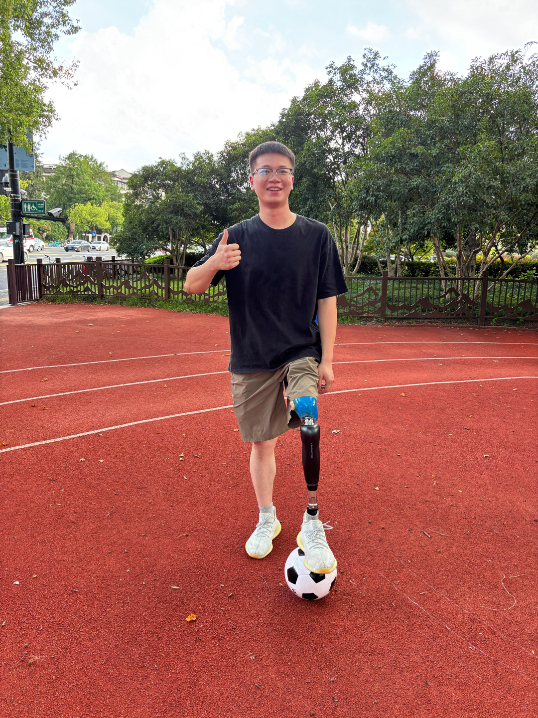 这一脚，没踢向球门，却踹开了命运的重围丨浙江省科技助力肢残人士公益项目图4