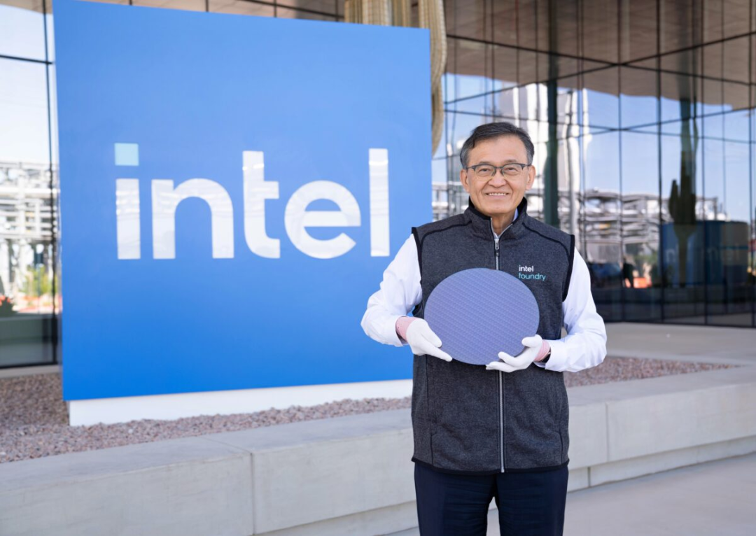 英特尔发布“2纳米级”工艺CPU,你的AI PC性能即将暴涨50%图9