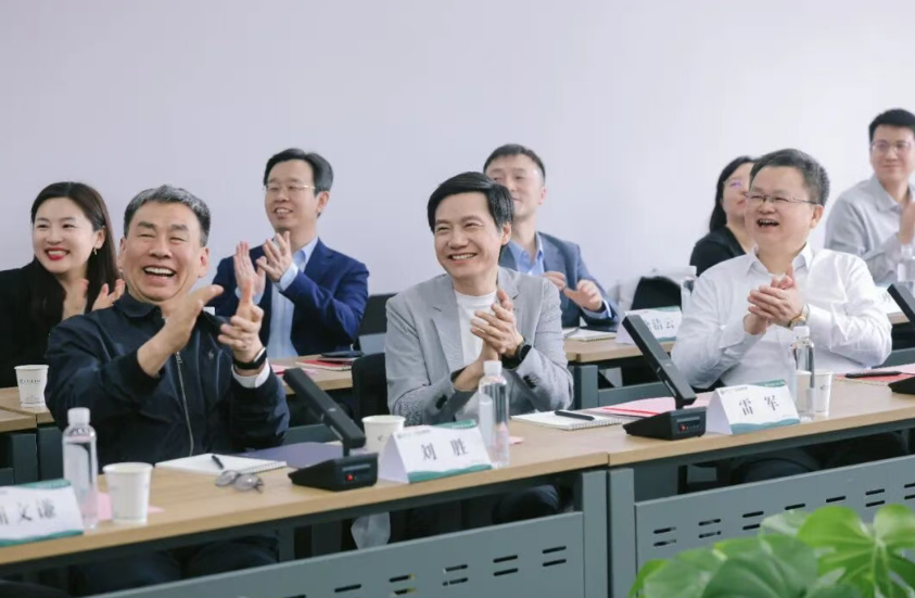专注AI!张一鸣罕见亮相,不谈字节大谈人才培养图3