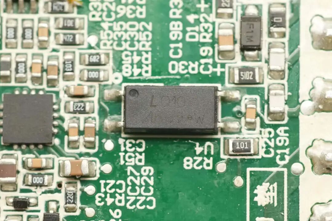 拆解报告：联想140W USB-C氮化镓电源适配器图47
