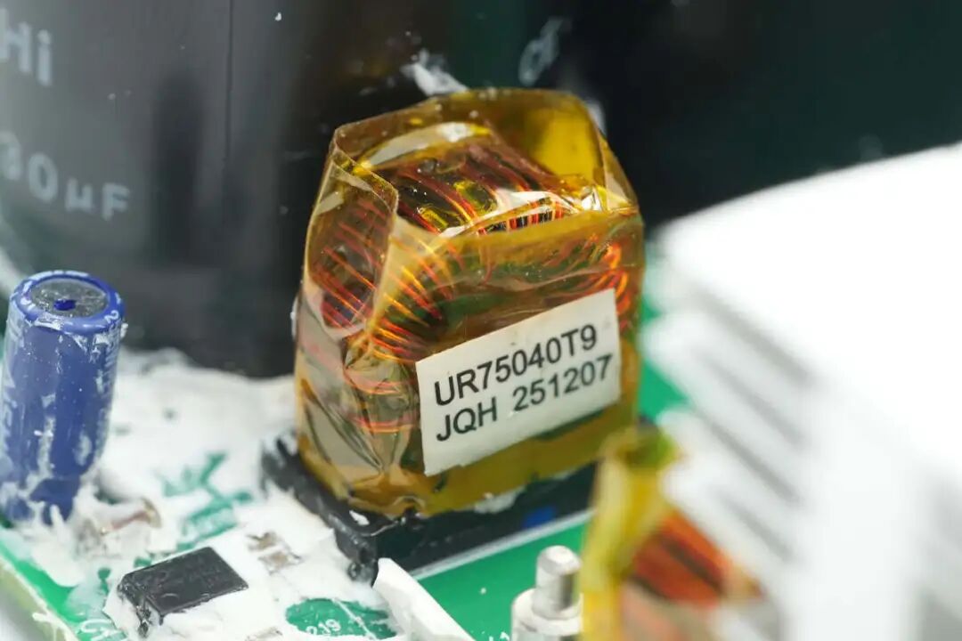 拆解报告：优优绿能20kW新能源汽车充电模块图85