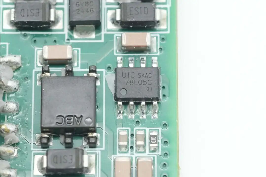 拆解报告：优优绿能20kW新能源汽车充电模块图130