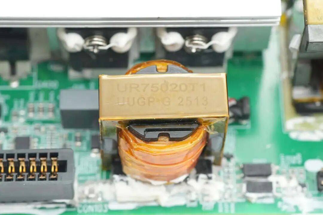拆解报告：优优绿能20kW新能源汽车充电模块图138