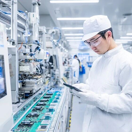荷兰“冻结”的安世半导体，对汽车产业有多关键？
