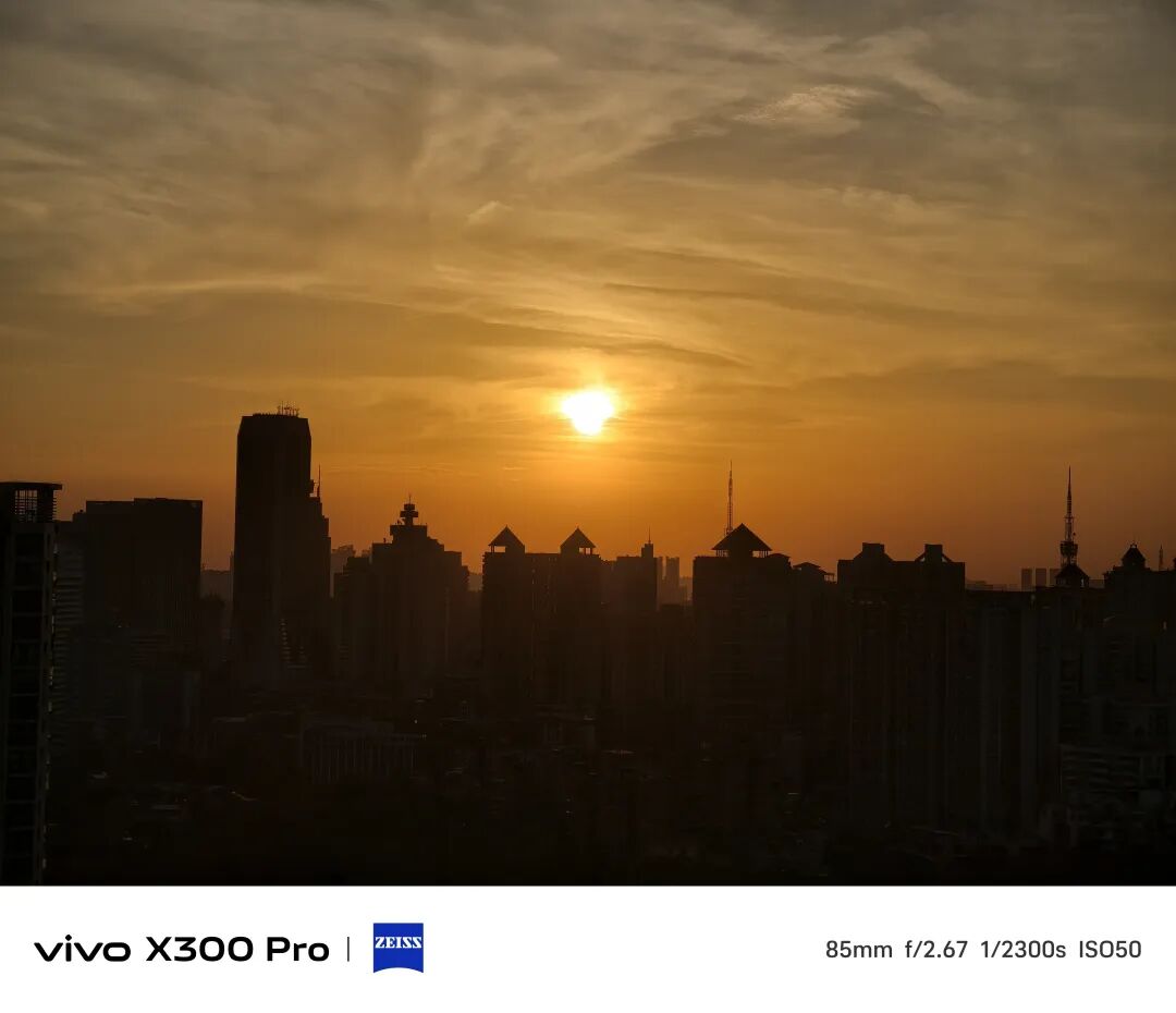 用过vivo今天发布的新机，我感觉它比友商超大杯还猛图20