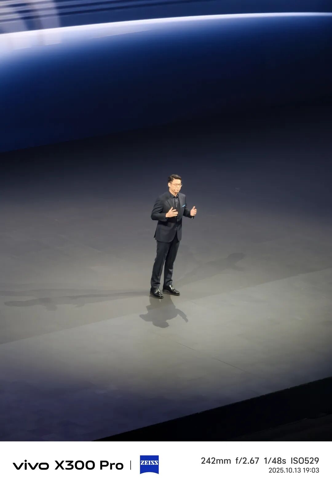 4399元起！vivo X300系列正式发布！真机上手、配置信息汇总及样张汇总！图21