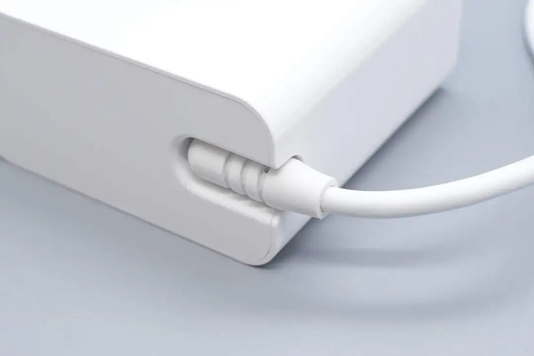 拆解报告:联想100W氮化镓电源适配器图6