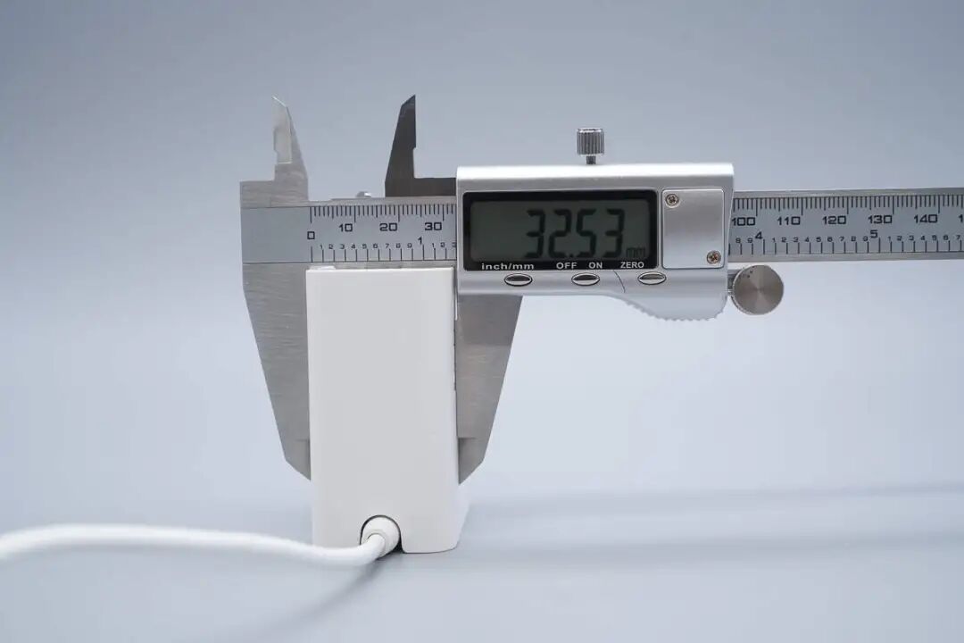 拆解报告:联想100W氮化镓电源适配器图11
