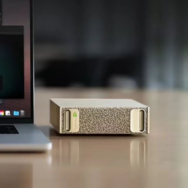 英伟达宣布 DGX Spark 桌面 AI 超算 15 日正式发售，3999 美元