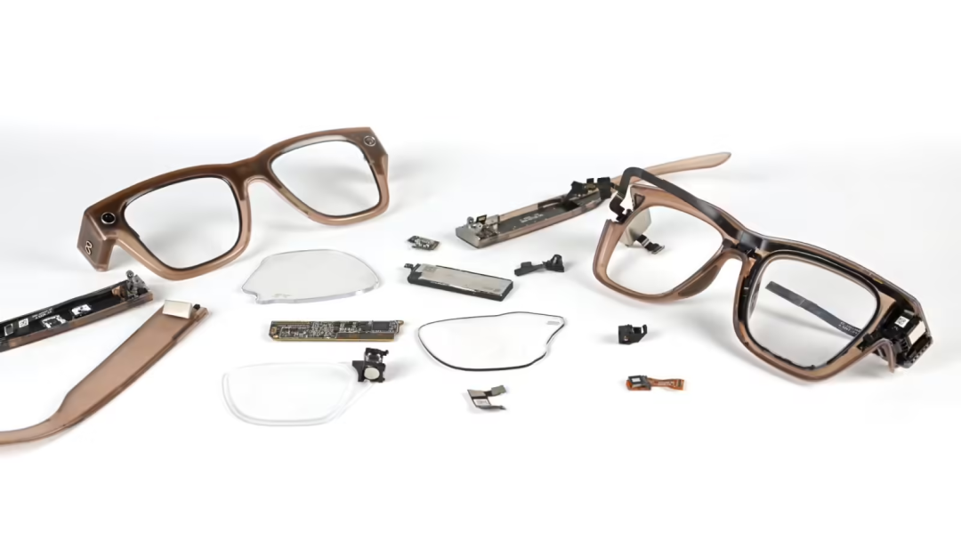 Meta Ray-Ban Display 全美售罄，试戴预约排到11月，拆解后：AR 技术领先，可维修性存短板图3