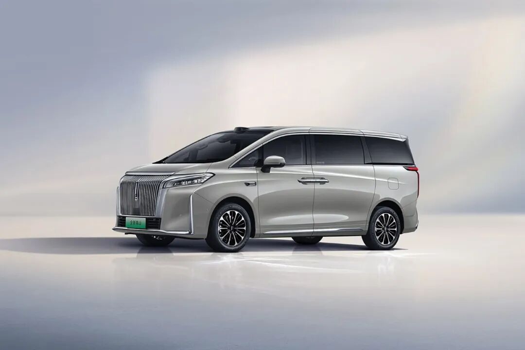 听我的!忘了阿尔法吧,这台家用MPV你必须知道的几个点图3