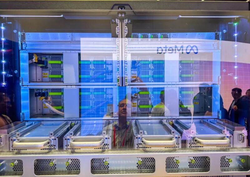 AMD Helios 机架,首次曝光图19