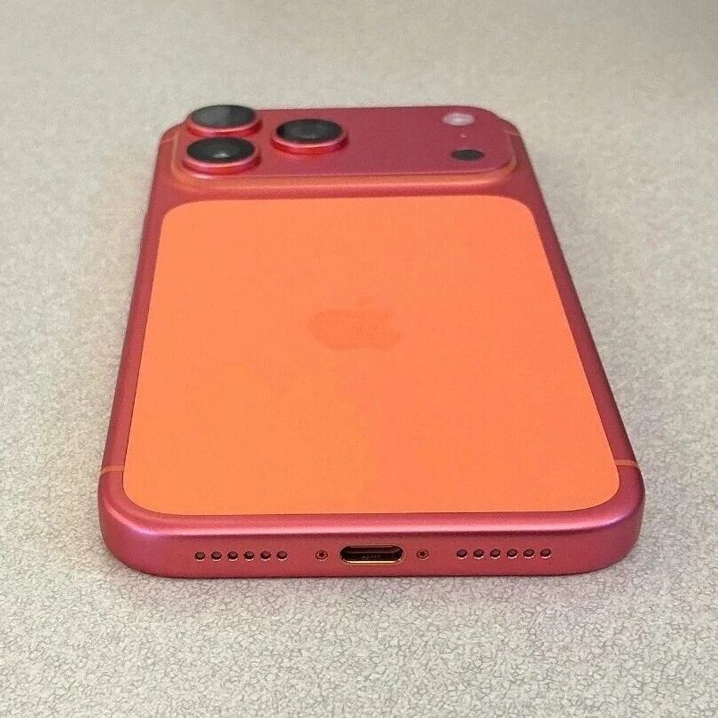 iPhone 17 Pro 又出问题，机身变色了