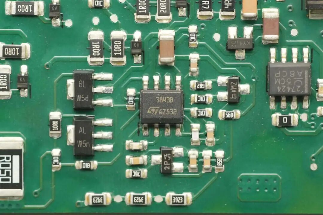 拆解报告：光宝1600W碳化硅白金牌服务器电源图83