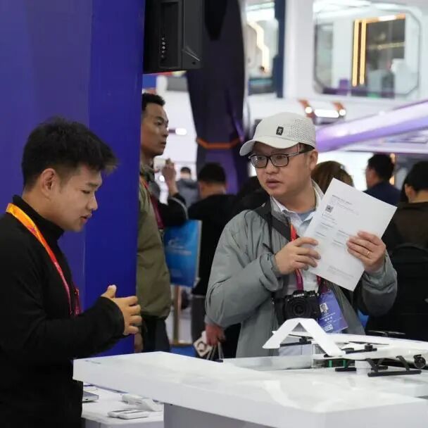 蜂巢航宇亮相第七届天津直博会 展示低空经济创新成果图2