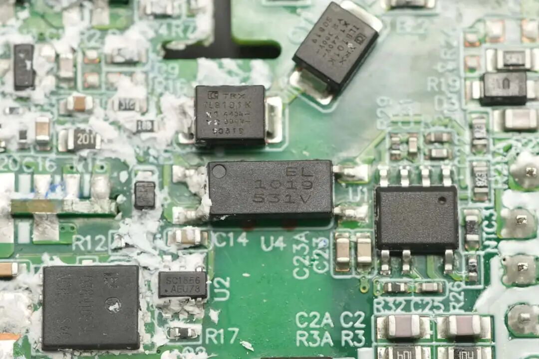 拆解报告：vivo 120W 2C1A多口氮化镓快充充电器图45