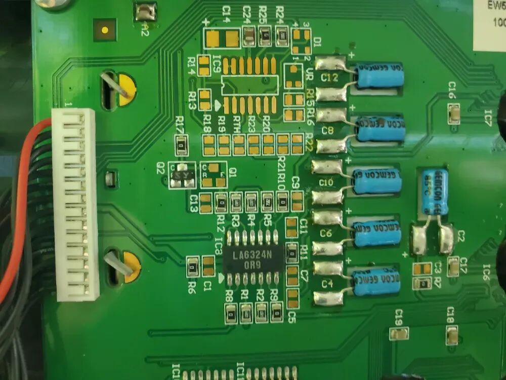 拆了台全球领先的热泵系统控制面板,看看都用了哪些元器件?有7颗牛屎~~图9