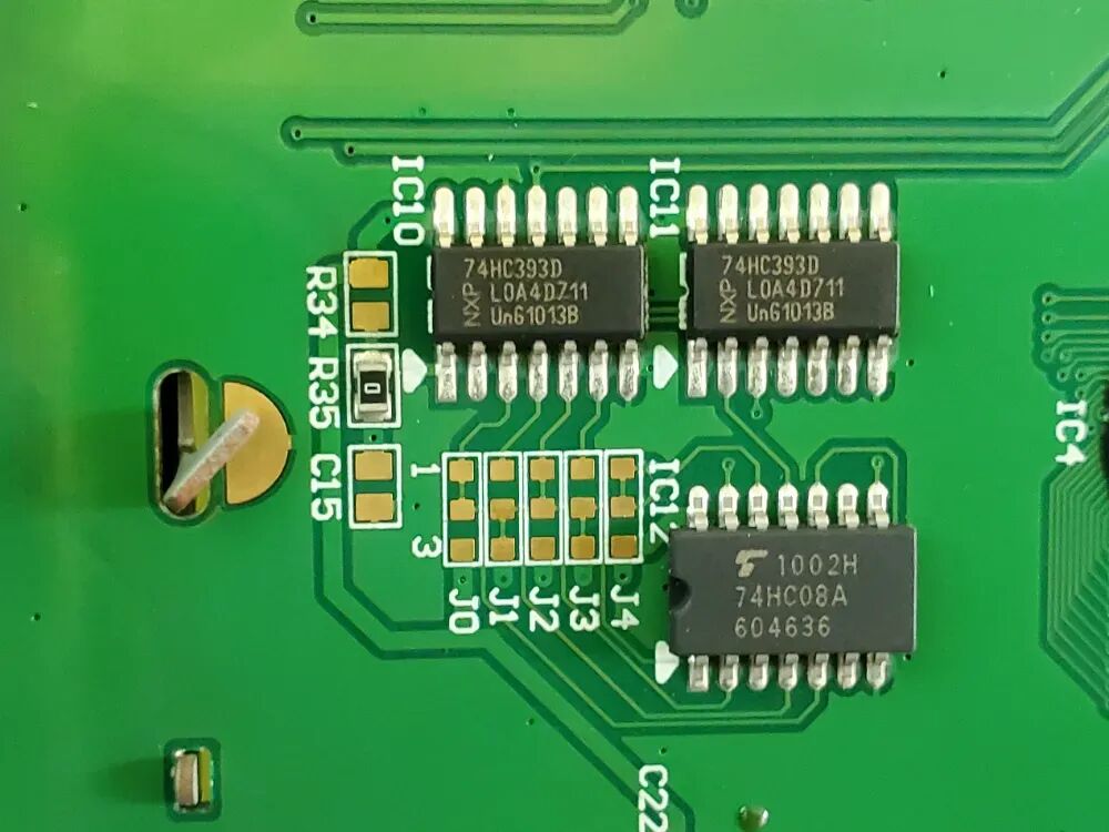 拆了台全球领先的热泵系统控制面板,看看都用了哪些元器件?有7颗牛屎~~图11