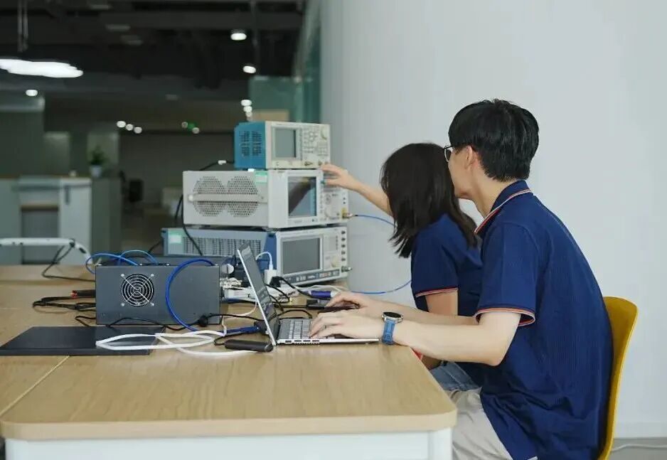 全球首个!看一颗“芝麻”芯片的成都“奇遇”|科技一线图16