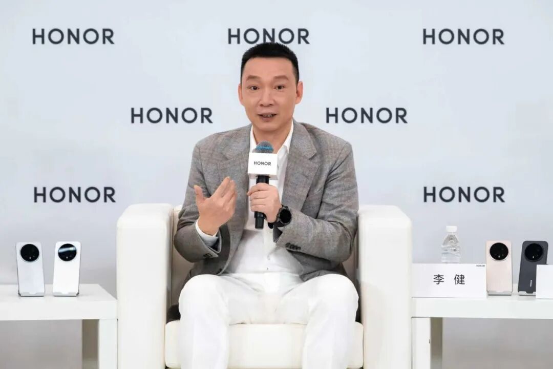 AI手机到底该往哪走？荣耀先苹果一步找到新解图15