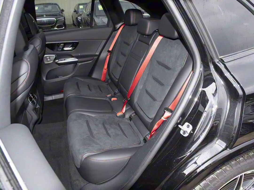 2026款奔驰GLC AMG 43 4MATIC上市图11