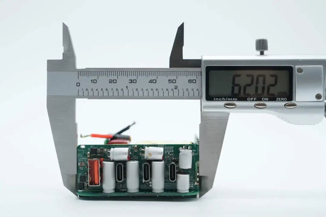 不降功率!智融科技高效率140W3C1A全套 TFT屏显方案图11