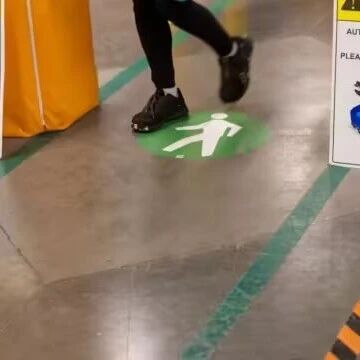 消息称亚马逊计划在2033年前以机器人取代超60万工人岗位