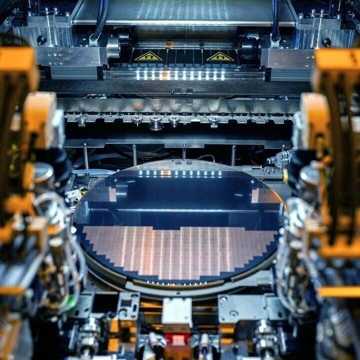 英特尔18A工艺逆袭！微软或成关键客户