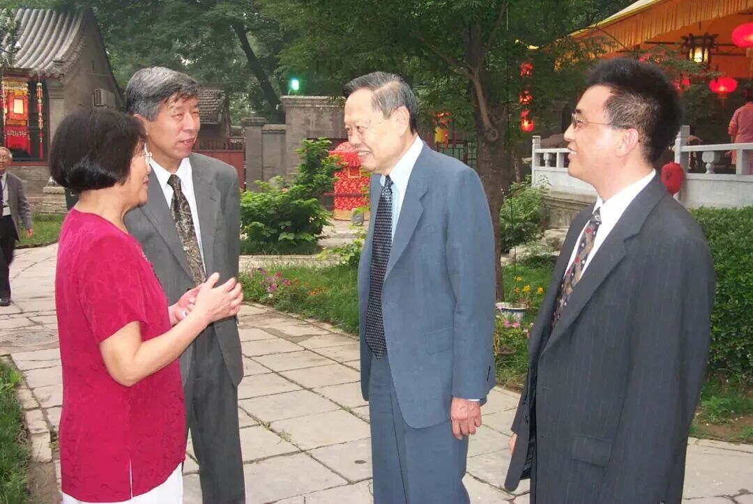 我眼中的杨振宁先生:他的好奇心是科学探索最本真、最持久的动力图7