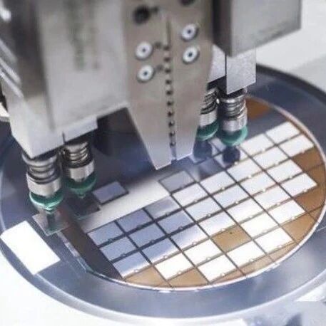 国产光刻胶大爆发!10万吨产能打破日企垄断!