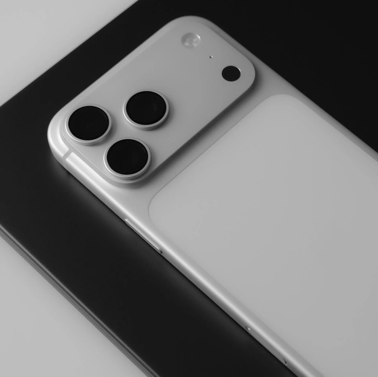 测试显示，iOS 26.1 液态玻璃“色调”风格并不会让 iPhone 更省电