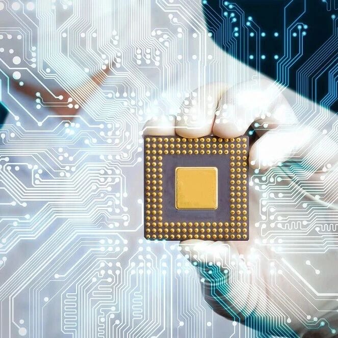 芯片大厂员工,戴上金手铐