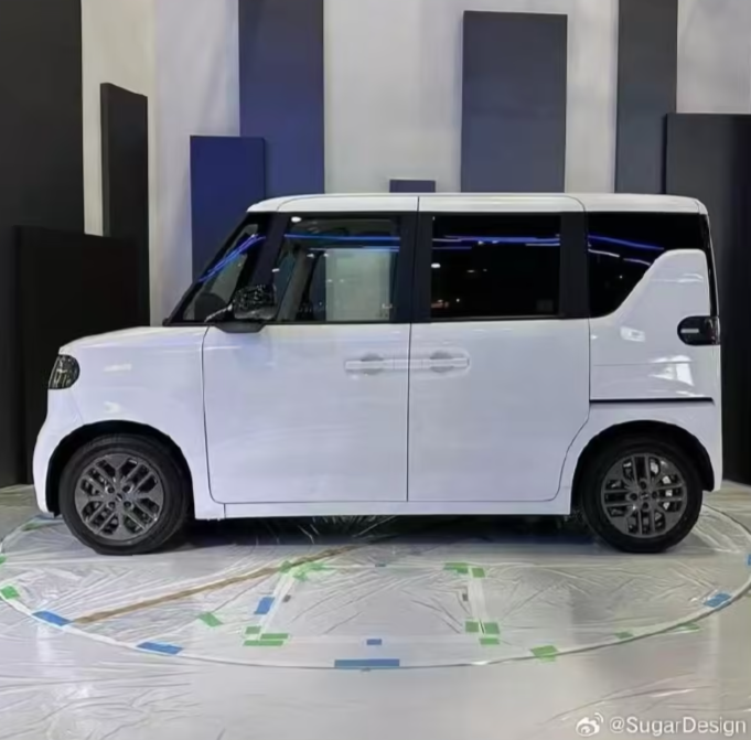 新车:比亚迪纯电K-Car实车曝光;零跑Lafa5预售发布会定档;小鹏X9超级增程版电池信息公布;余承东官宣新款享界S9图4