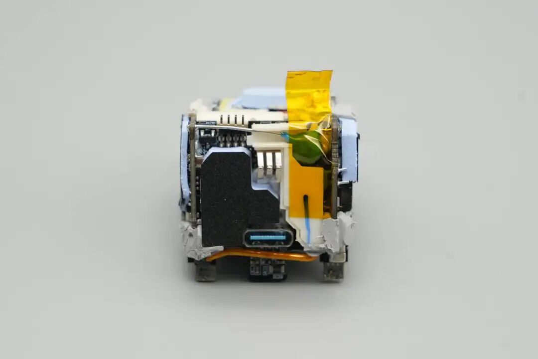 拆解报告:安克Nano 45W氮化镓屏显充电器图37