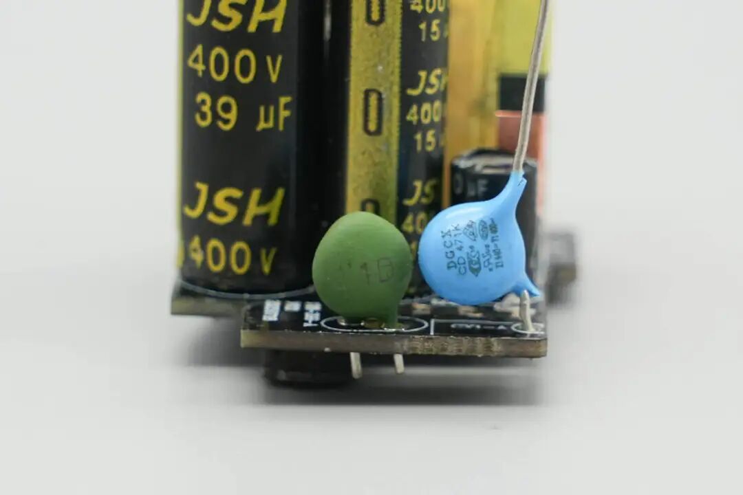 拆解报告:安克Nano 45W氮化镓屏显充电器图49