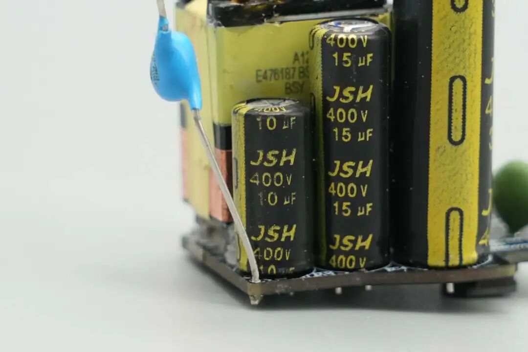 拆解报告:安克Nano 45W氮化镓屏显充电器图50