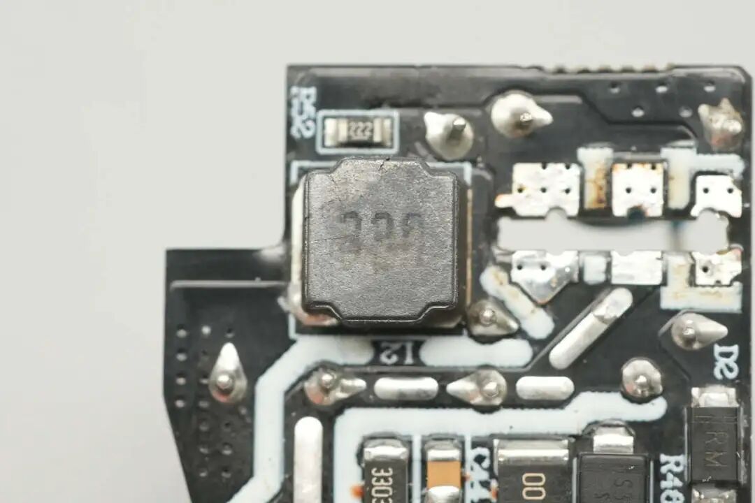 拆解报告:安克Nano 45W氮化镓屏显充电器图53