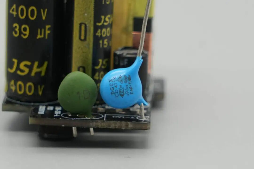 拆解报告:安克Nano 45W氮化镓屏显充电器图59