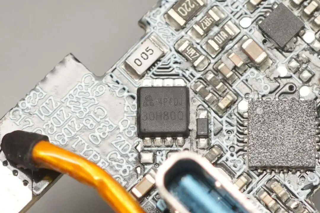 拆解报告:安克Nano 45W氮化镓屏显充电器图70