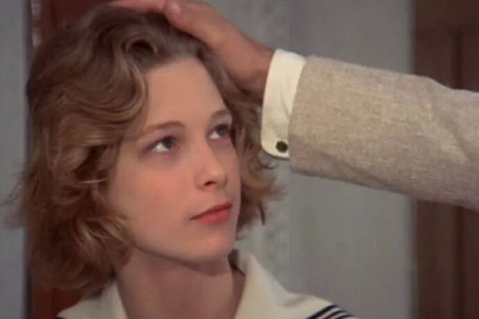 早报|两架美军机在南海相继坠毁;春秋航空开招已婚已育空嫂;31省份去年婚姻数据公布;宗馥莉“心腹”祝丽丹离职图1