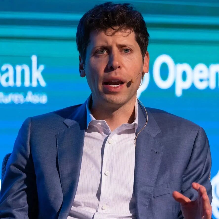 每周100万人与ChatGPT聊自杀;美团推全国骑手社保补贴;高通发AI芯片,股价暴涨20% | 极客早知道