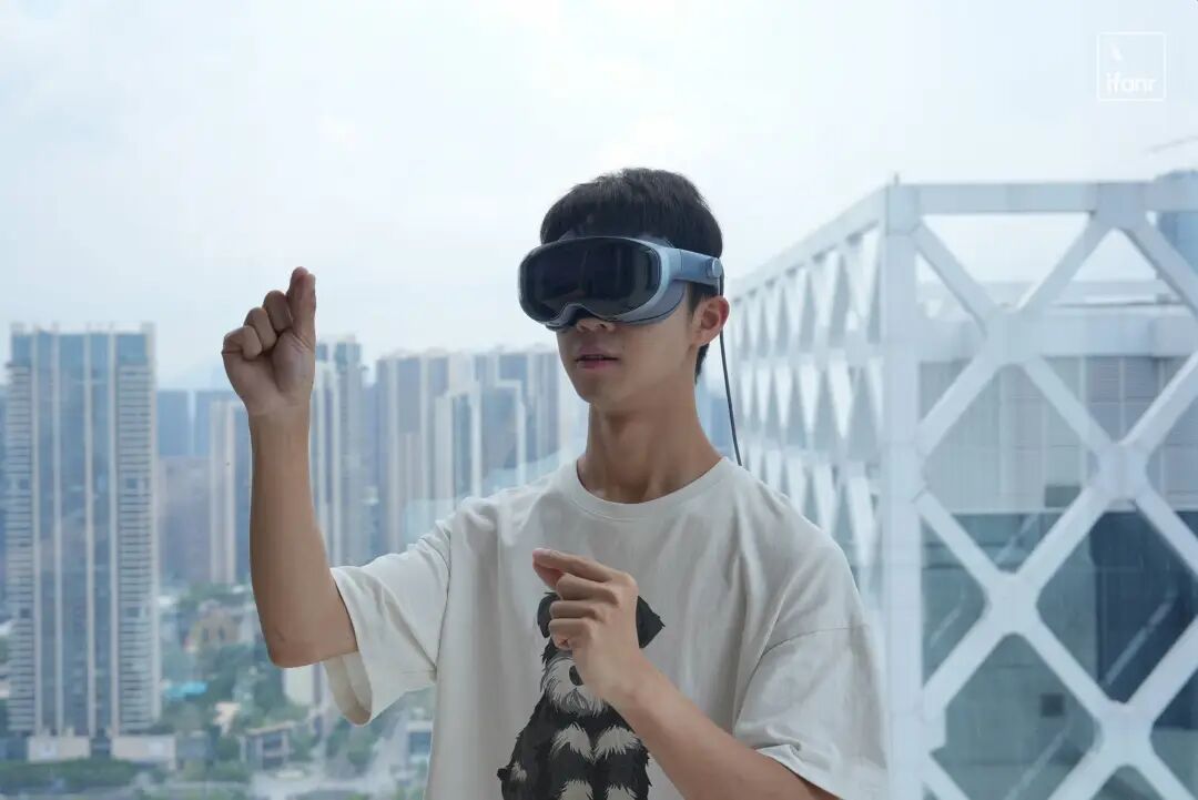 三星 XR 头显首秀,未来半价出售图3